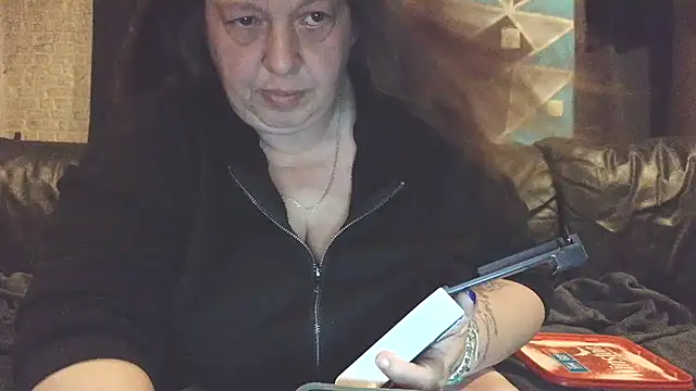 Snapshot of tigresse3 chatting on August 1, 9:35 pm tigresse3 online show from August 1, 9:35 pm