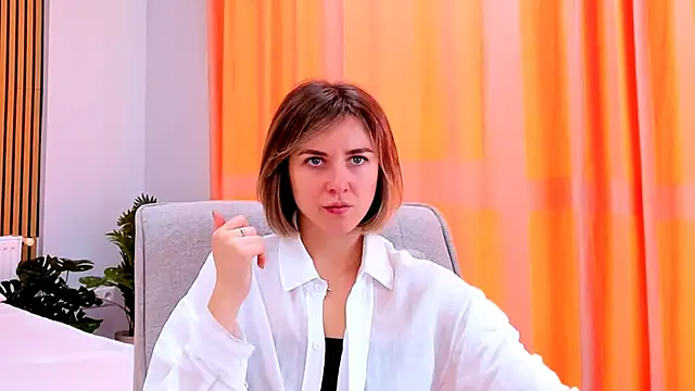 EmeraldGlow online show from April 5, 2:58 pm