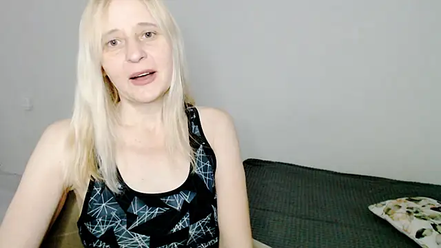 MiLenaMilf online show from February 14, 3:43 am