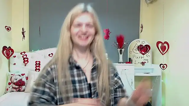 Snapshot of MelissaTyler chatting on February 3, 6:40 am MelissaTyler online show from February 3, 6:40 am