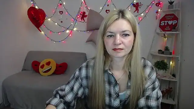 Snapshot of MelissaTyler chatting on February 5, 7:57 am MelissaTyler online show from February 5, 7:57 am