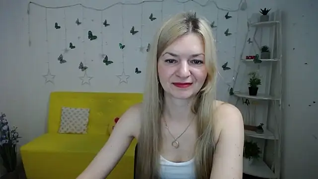 Snapshot of MelissaTyler chatting on February 20, 6:26 am MelissaTyler online show from February 20, 6:26 am
