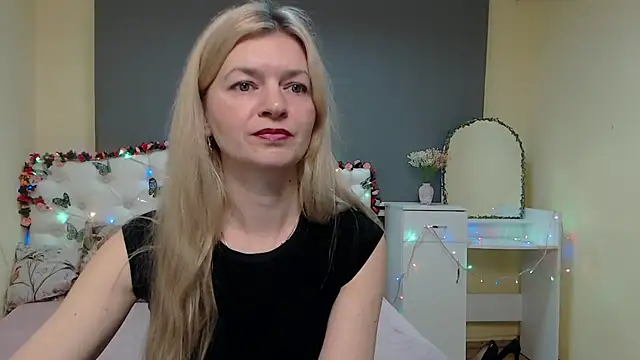 Snapshot of MelissaTyler chatting on February 22, 6:24 am MelissaTyler online show from February 22, 6:24 am
