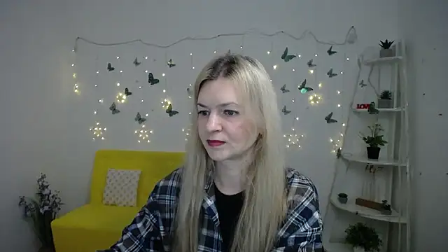 Snapshot of MelissaTyler chatting on February 24, 12:14 pm MelissaTyler online show from February 24, 12:14 pm