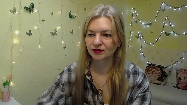 Snapshot of MelissaTyler chatting on February 28, 6:14 am MelissaTyler online show from February 28, 6:14 am