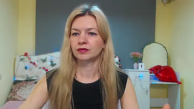 Snapshot of MelissaTyler chatting on April 19, 5:18 am MelissaTyler online show from April 19, 5:18 am