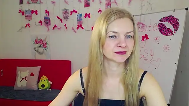 Snapshot of MelissaTyler chatting on May 6, 11:15 am MelissaTyler online show from May 6, 11:15 am