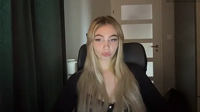 TeenLily online show from June 4, 4:24 pm