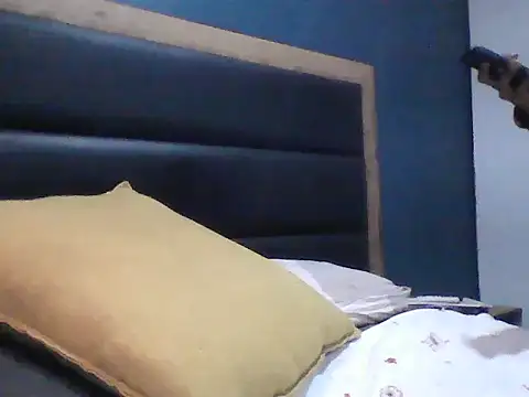 Snapshot of bbcking77mb chatting on May 19, 6:20 am bbcking77mb online show from May 19, 6:20 am