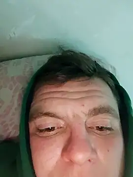 Snapshot of Mariuszxxxx chatting on December 22, 12:07 am Mariuszxxxx online show from December 22, 12:07 am