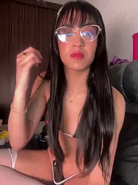 Snapshot of ValentinaEvanz chatting on May 1, 7:51 pm ValentinaEvanz online show from May 1, 7:51 pm
