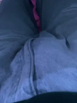 Snapshot of LittleGuy_2007 chatting on December 22, 1:02 am LittleGuy 2007 online show from December 22, 1:02 am