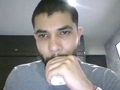 Snapshot of hotrex1 chatting on December 23, 5:05 am hotrex1 online show from December 23, 5:05 am