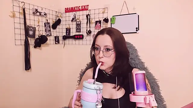 Snapshot of XXGoddessLXX chatting on February 4, 5:30 pm XXGoddessLXX online show from February 4, 5:30 pm