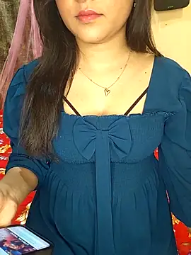 Saumyy online show from April 8, 4:51 pm