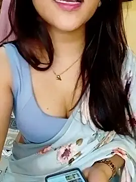 Snapshot of Saumyy chatting on April 21, 2:51 am Saumyy online show from April 21, 2:51 am