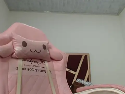 latina ts july online show from April 18, 4:44 pm