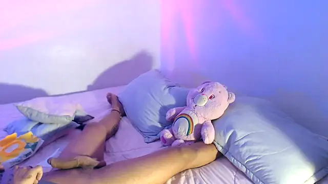  keylafisher  online show from April 19, 7:29 am