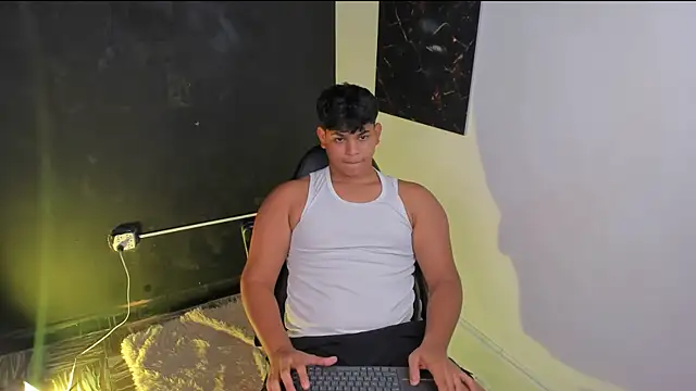 Nicole and thiago1 online show from February 18, 9:00 pm