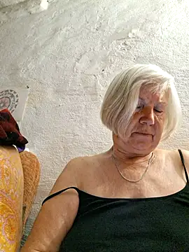 Snapshot of KlaudiaDarling chatting on June 23, 7:12 pm KlaudiaDarling online show from June 23, 7:12 pm