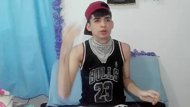 nico22love online show from February 22, 3:43 pm