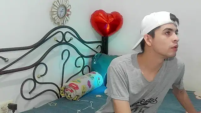 nico22love online show from March 1, 6:10 pm