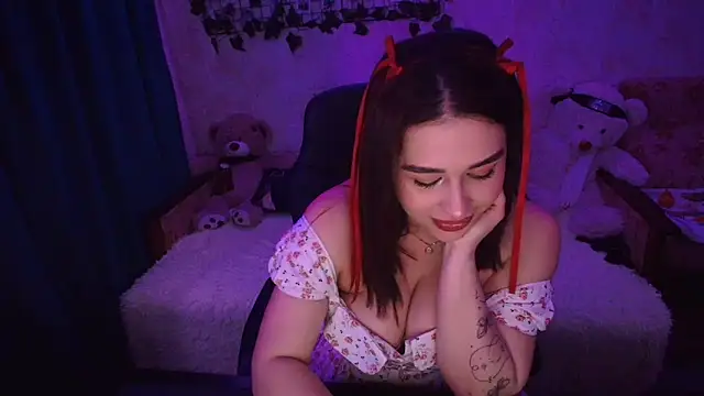 Snapshot of AlisiaRose chatting on February 1, 11:25 pm AlisiaRose online show from February 1, 11:25 pm