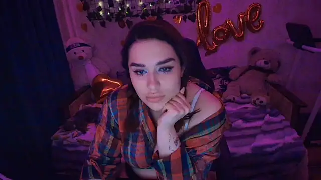 Snapshot of AlisiaRose chatting on April 3, 1:47 am AlisiaRose online show from April 3, 1:47 am