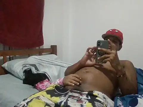 Snapshot of bigdick211292 chatting on May 11, 6:38 pm bigdick211292 online show from May 11, 6:38 pm