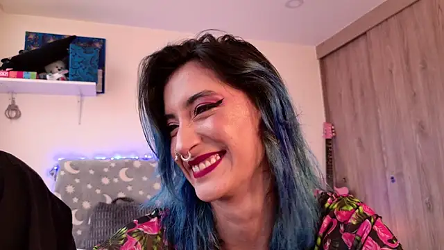 LunaisBack online show from April 3, 10:08 pm