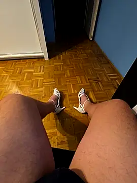 Snapshot of highheelsboy1 chatting on December 22, 8:06 pm highheelsboy1 online show from December 22, 8:06 pm