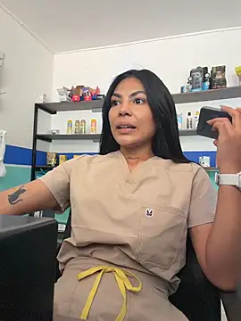 Sarah Hinata online show from January 8, 1:35 pm