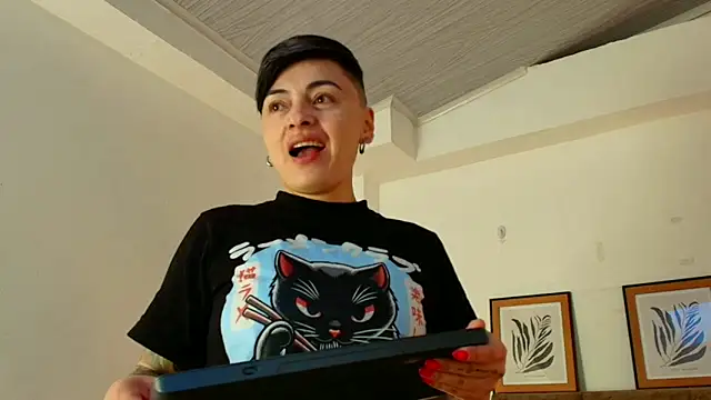 kat paradise online show from April 12, 11:37 am