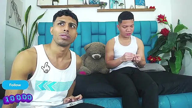 Interracial Snow Bunny online show from May 28, 9:01 pm