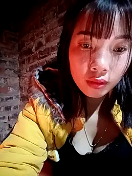 yeutinh00 online show from January 10, 6:42 pm