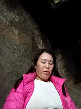 dakota-kis online show from February 11, 1:32 am