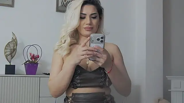 nona nna online show from March 5, 10:06 pm