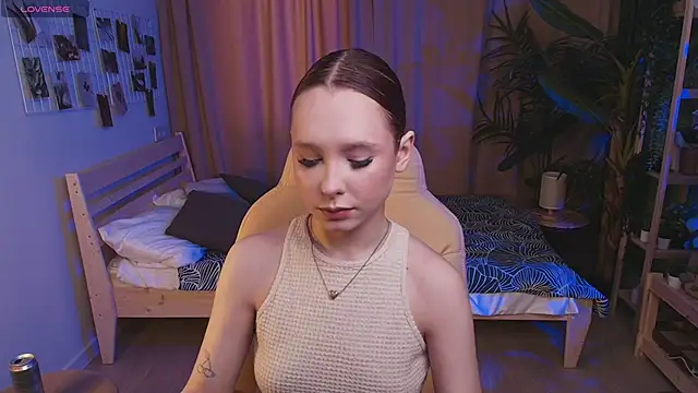 Haya Harareet online show from March 30, 7:53 am