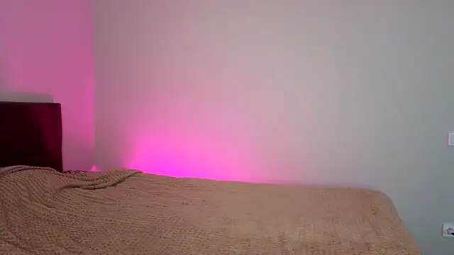 ChrissBerry online show from April 11, 1:21 am