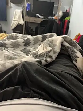 Snapshot of elpapigrande12 chatting on February 4, 4:51 am elpapigrande12 online show from February 4, 4:51 am