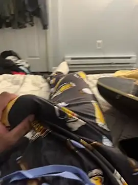 Snapshot of elpapigrande12 chatting on February 14, 3:25 am elpapigrande12 online show from February 14, 3:25 am