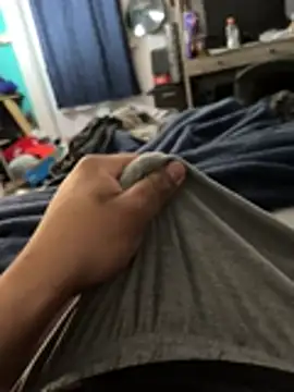 Snapshot of elpapigrande12 chatting on February 20, 6:48 am elpapigrande12 online show from February 20, 6:48 am