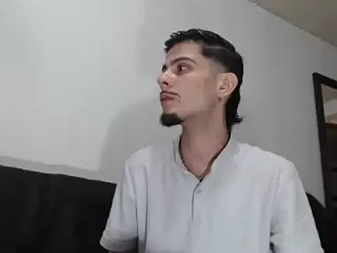 levconnor online show from March 1, 7:38 pm