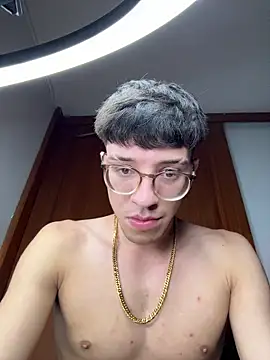 ArthurDavies  online show from February 13, 5:14 am