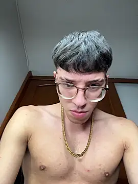 ArthurDavies  online show from March 9, 9:02 am