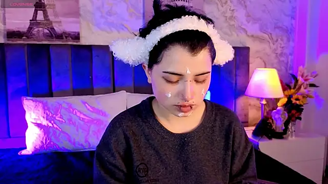 Snapshot of Sienna_Desiree chatting on May 4, 1:29 pm Sienna Desiree online show from May 4, 1:29 pm