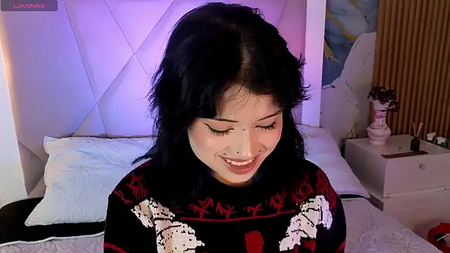 Snapshot of Sienna_Desiree chatting on May 23, 4:07 am Sienna Desiree online show from May 23, 4:07 am