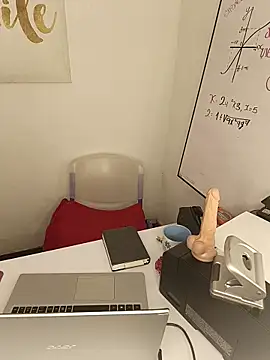 Snapshot of MarianaMonsalve_ chatting on February 12, 3:01 am MarianaMonsalve online show from February 12, 3:01 am