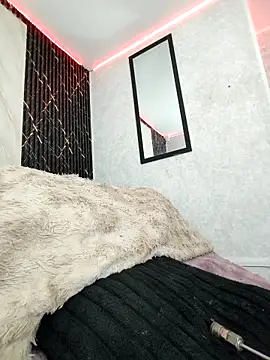 Isis Hot   online show from March 7, 11:29 am