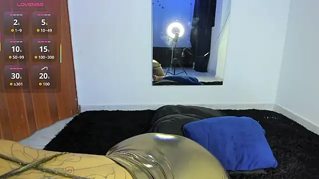 Ashnikko   online show from January 19, 1:09 am